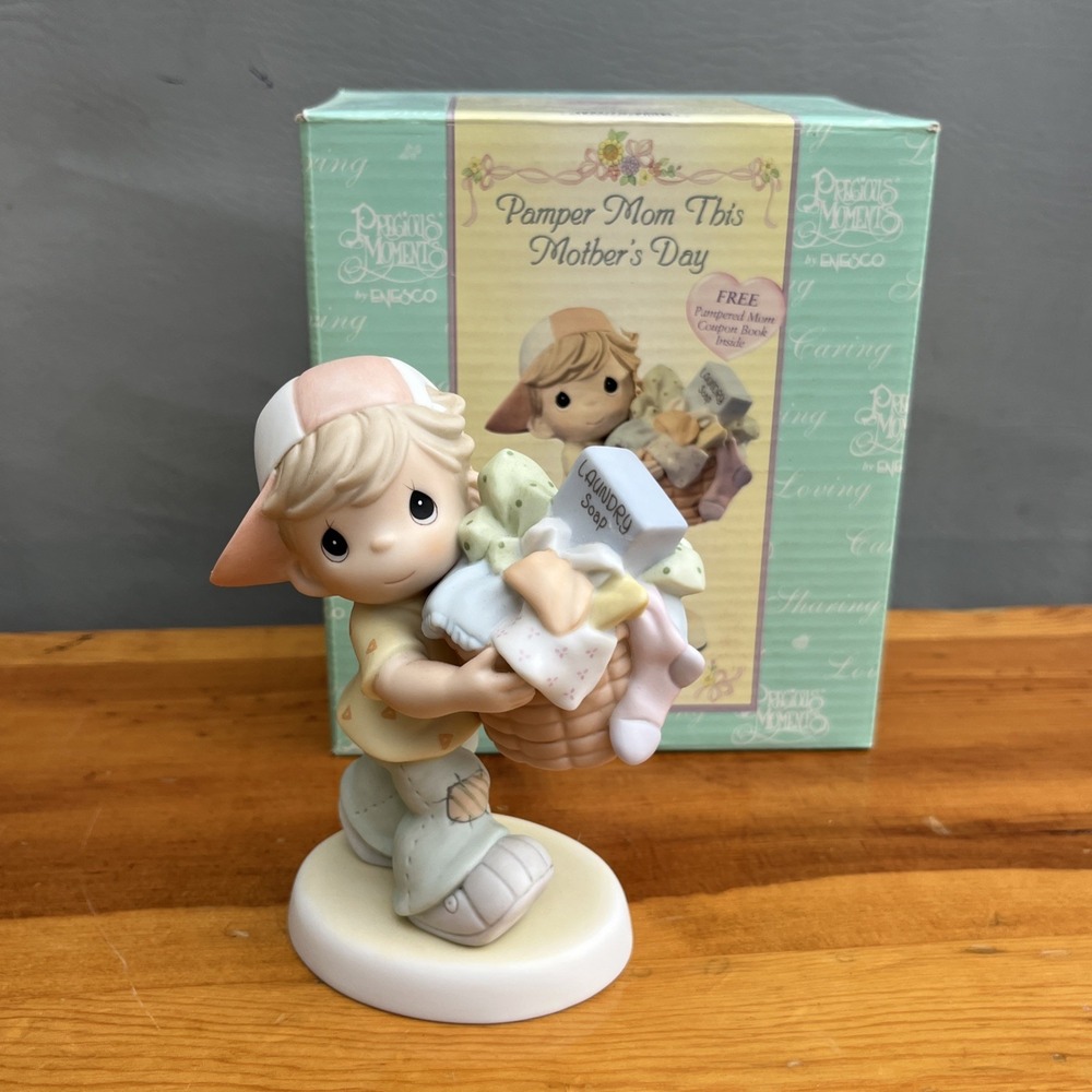 Precious Moments by Enesco 101514 Loads of Love for My Mommy 2001 Y2K
